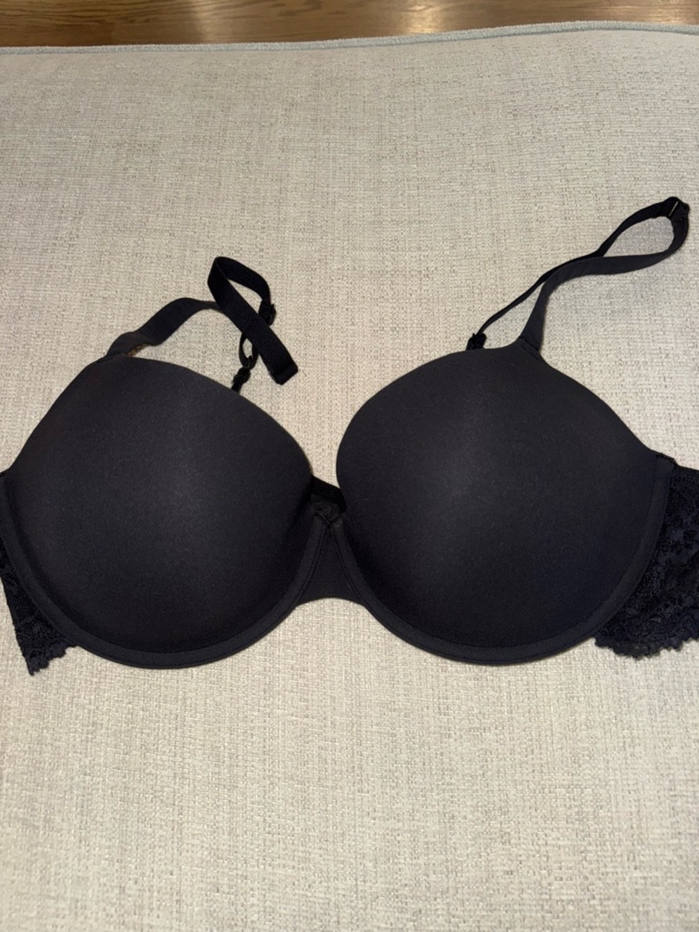 SKIMS Fits Everybody Lace T-Shirt Bra